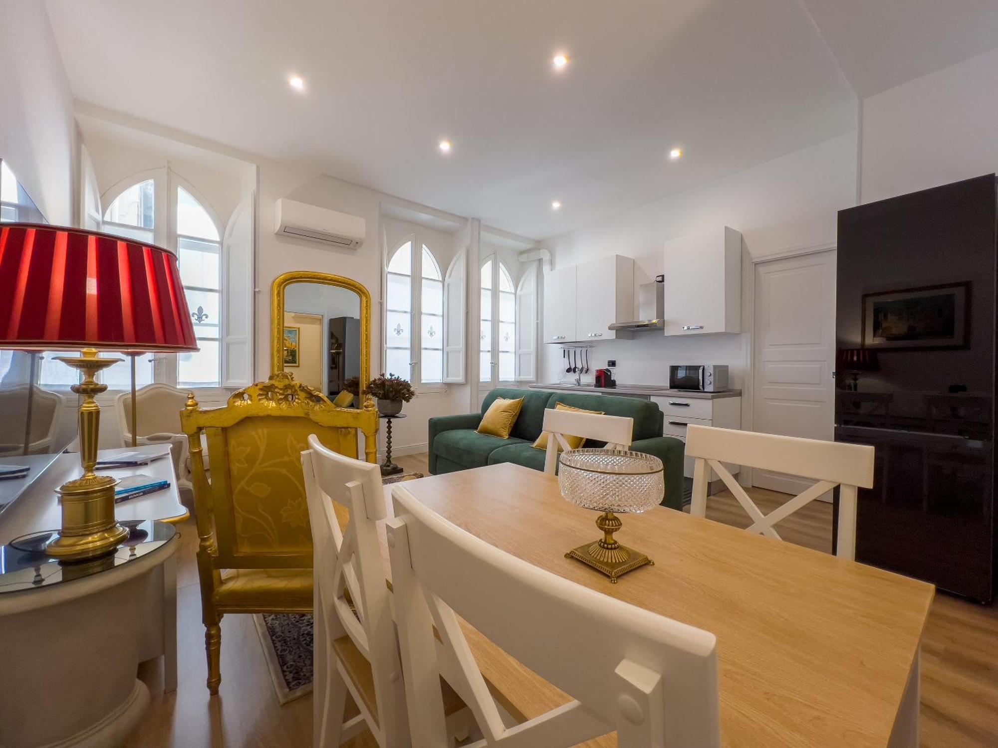 Apartment In The City Centre - Free Parking Cagliari Buitenkant foto