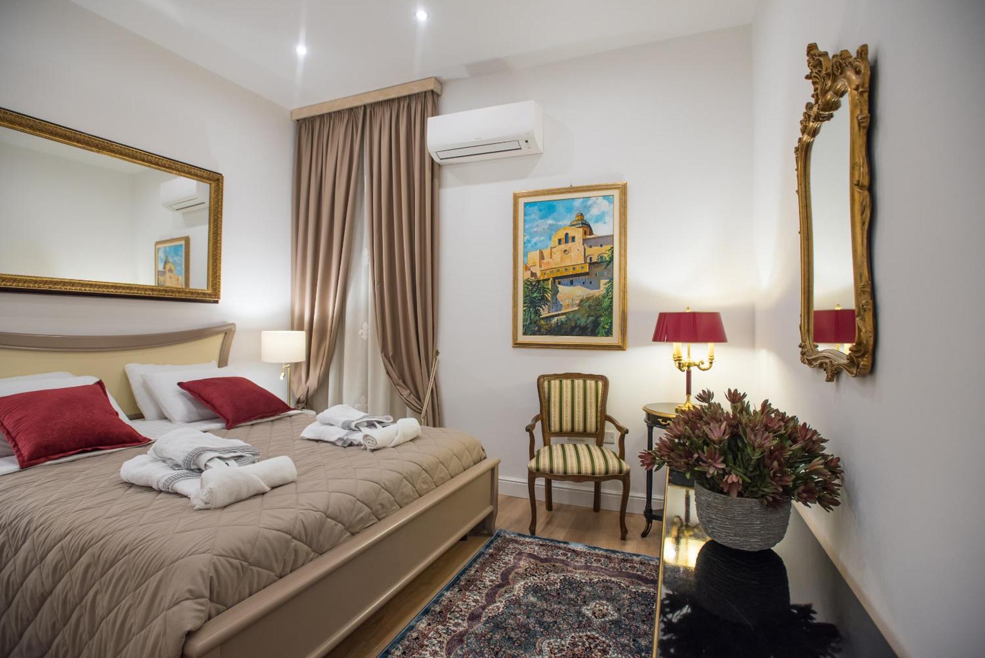 Apartment In The City Centre - Free Parking Cagliari Buitenkant foto