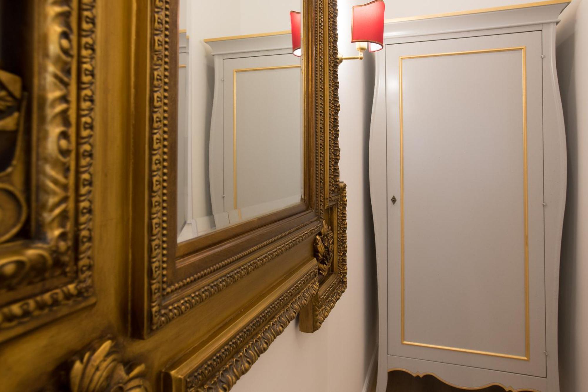 Apartment In The City Centre - Free Parking Cagliari Buitenkant foto